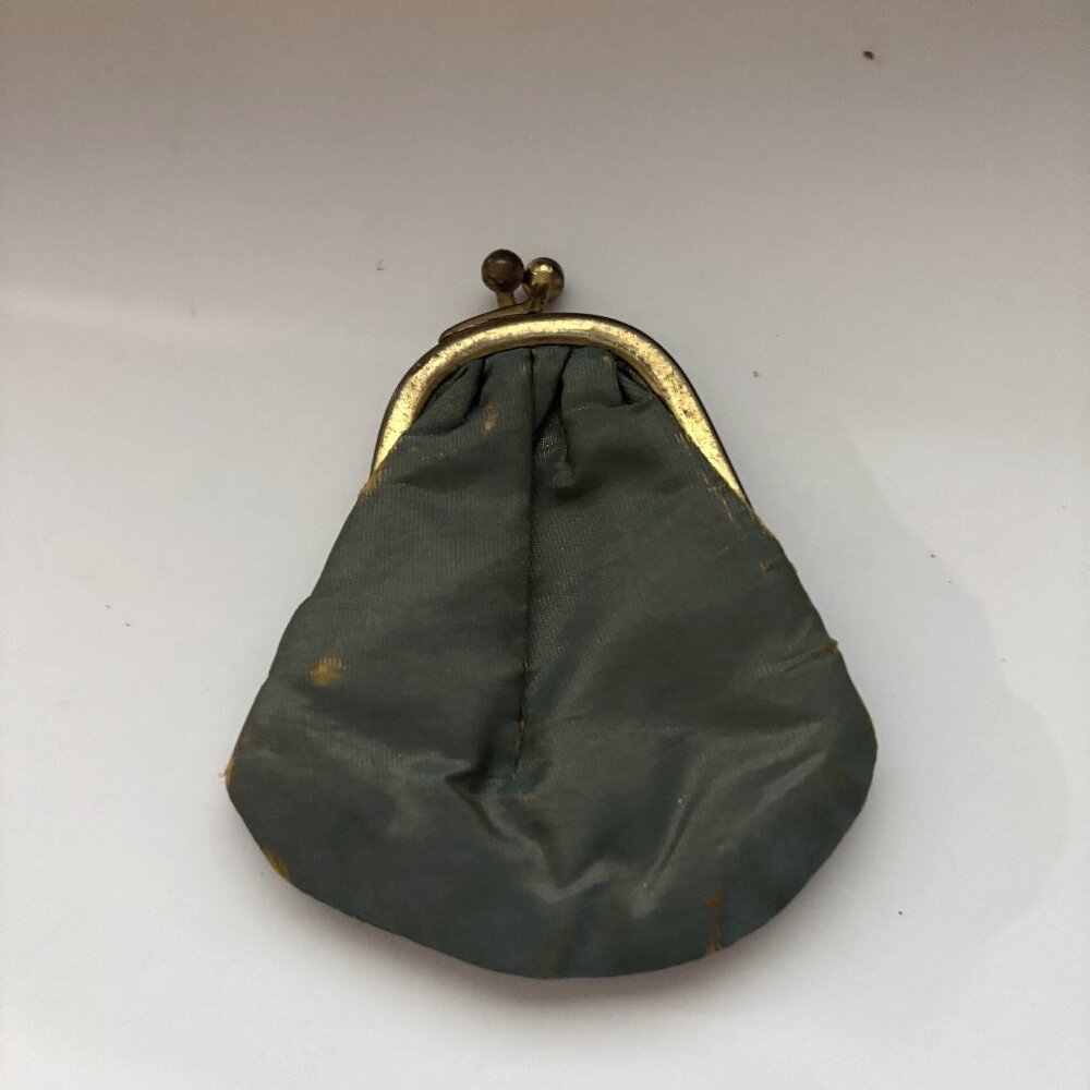 VINTAGE COIN PURSE.